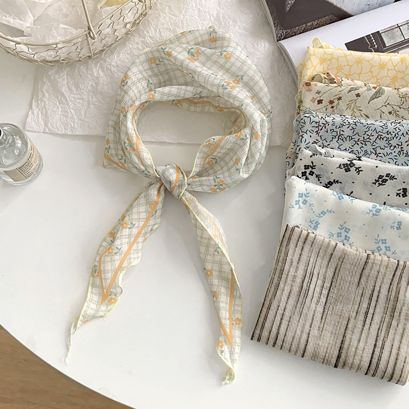 Hafif Sanatsal Küçük Çiçekli Ü - Travel Accessories Neck incelemesi ve fiyatı